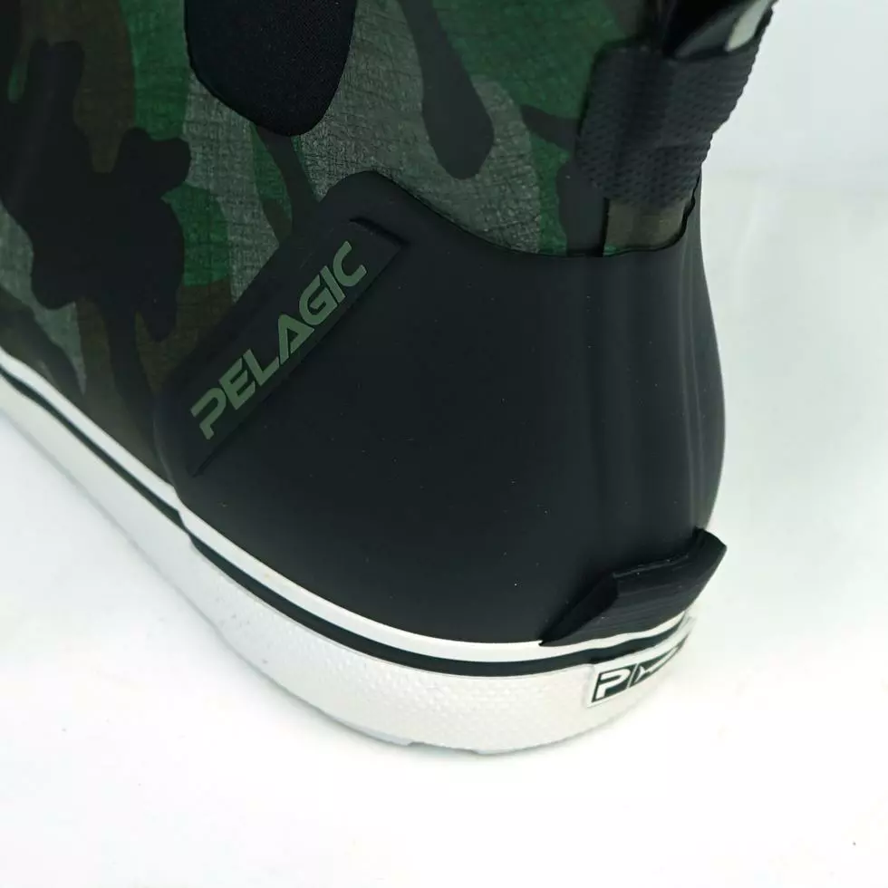 Clothing/Gloves Pelagic 6" Pursuit Deckboot Fish Camo 3 Clothing/Gloves Pelagic 6" Pursuit Deckboot Fish Camo
